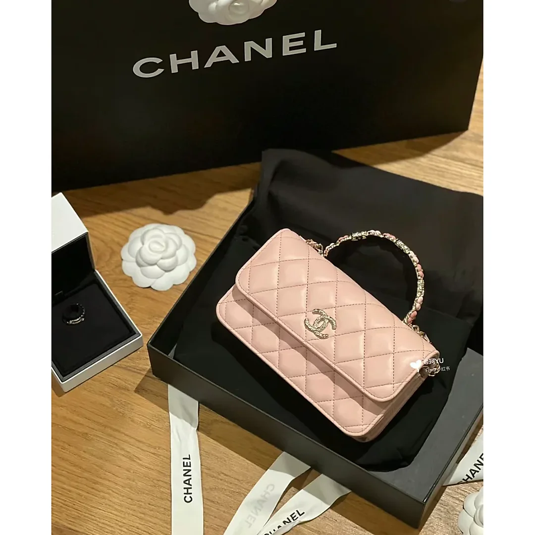 cc woc new arrival bag size : 19 cm