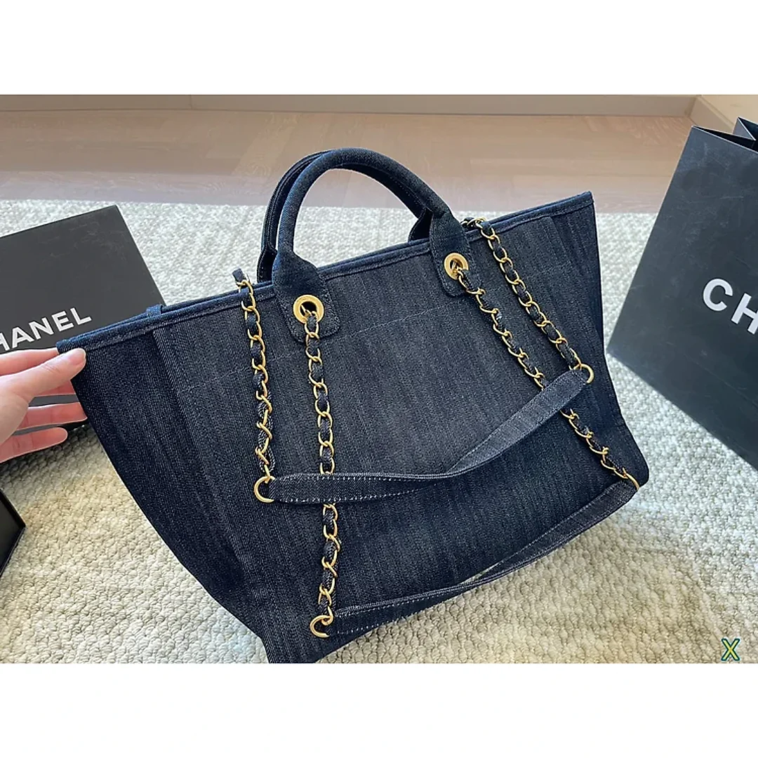 CC new arrival denime tote bag size:  37 * 31 cm