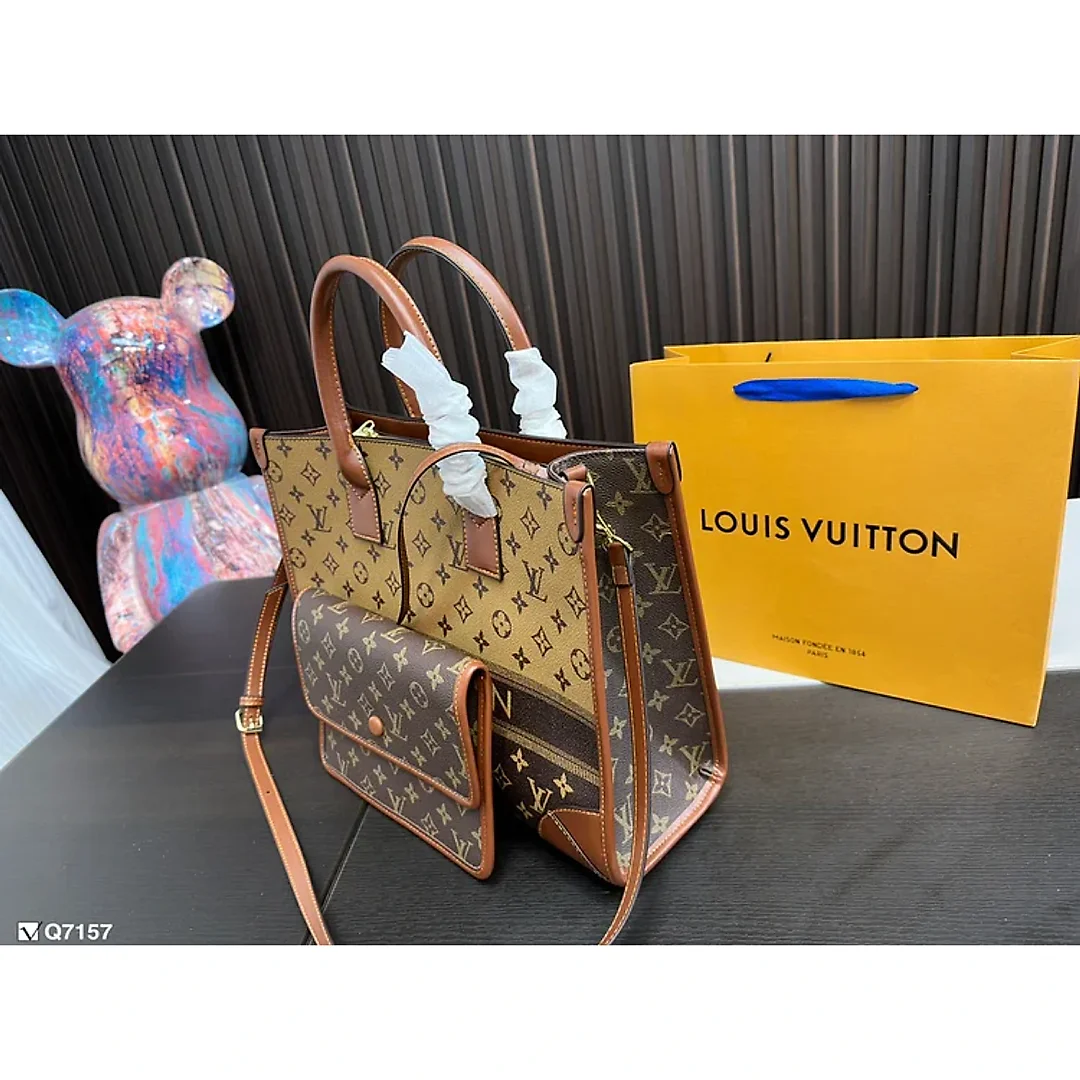 Louis new arrival tote bag size: 35* 27cm