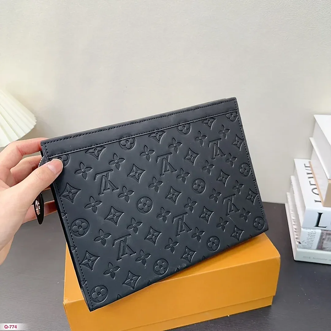 Louis Toiletry Pouch men and women bag size : 26*20 cm