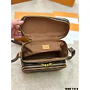 Louis vintage new arrival bag size :24cm