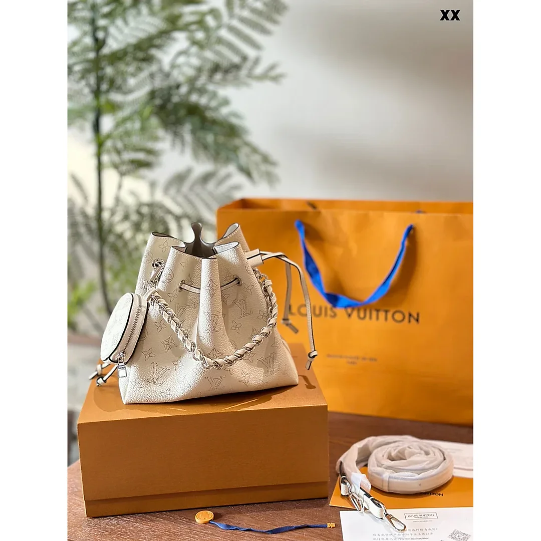 Louis bella NEW ARRIVAL Monogram bag size: 19x22x14 cm
