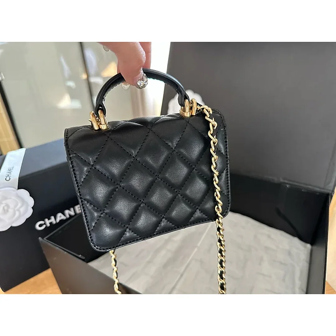CC new arrival 24s mini bag size: 13*11 cm