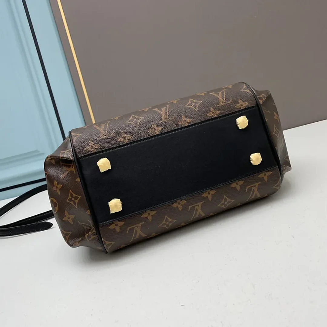 Louis new arrival handbag size: 33-22-16cm