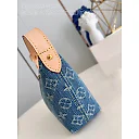 Louis Hills Pochette Monogram Denim size;20.5 x 6 x 16 cm