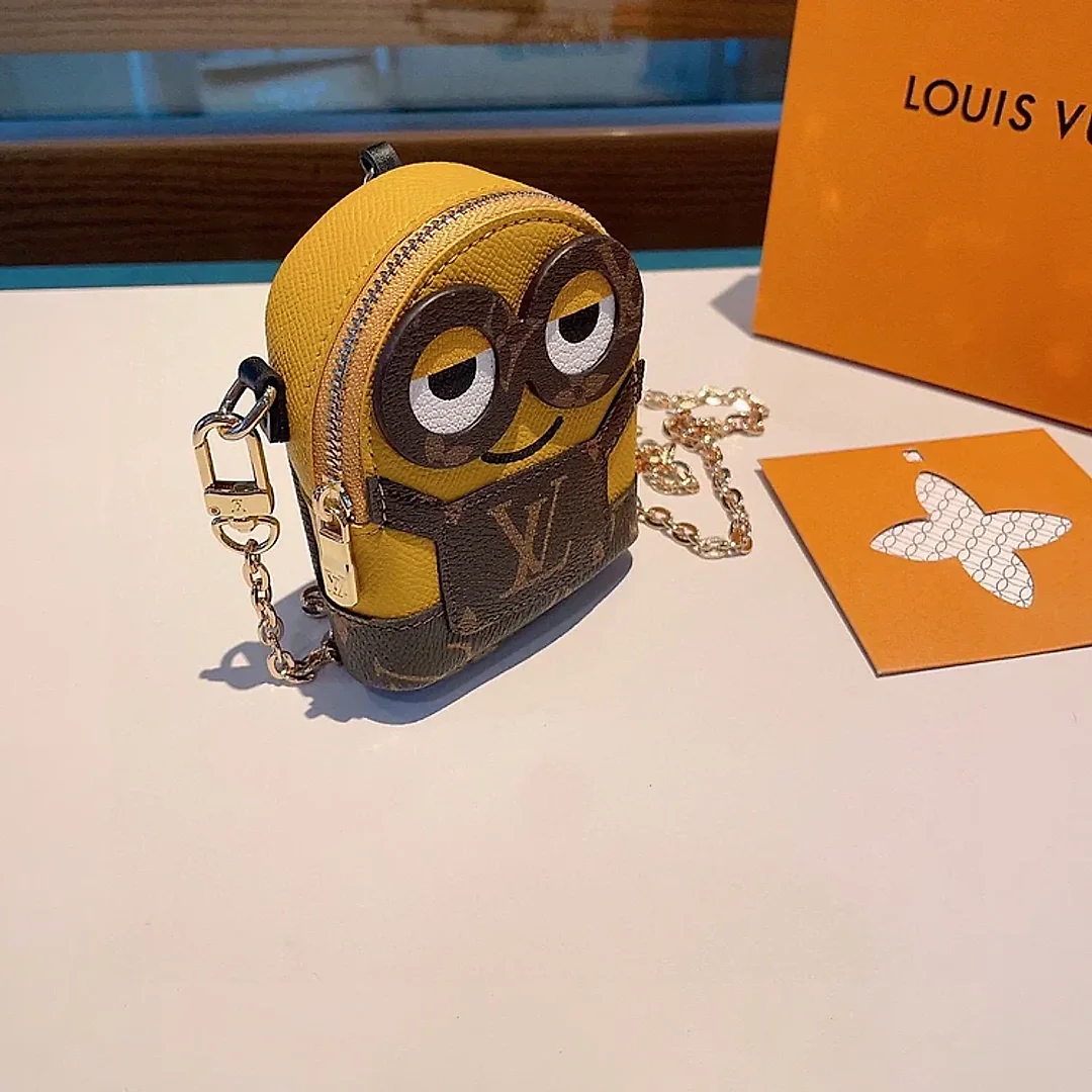 Louis mini wallet size: 12*9 cm