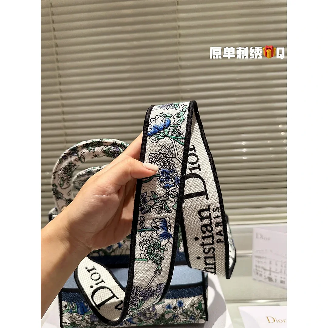 CD travel star women bag