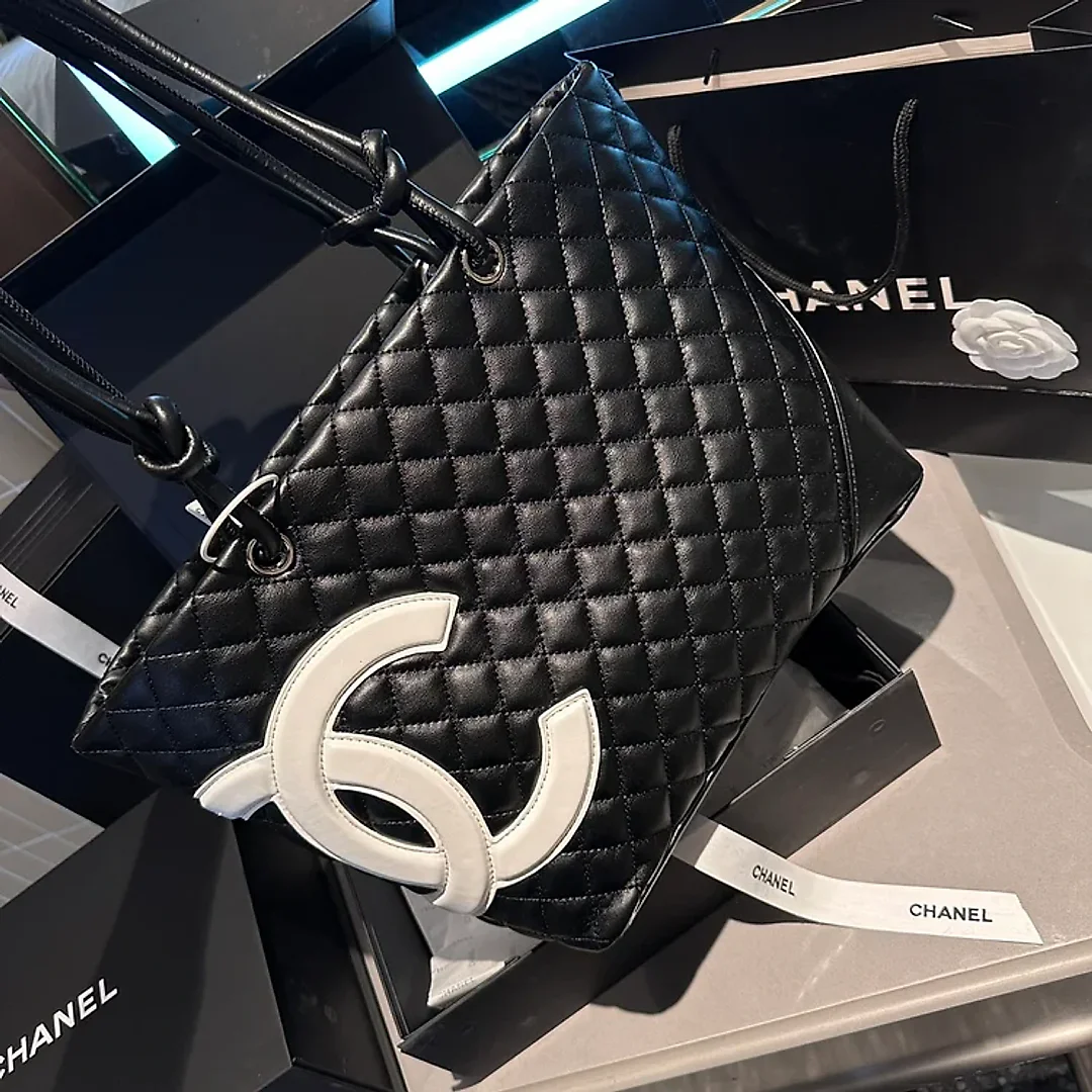 CC grand shopping tote size: 28cm
