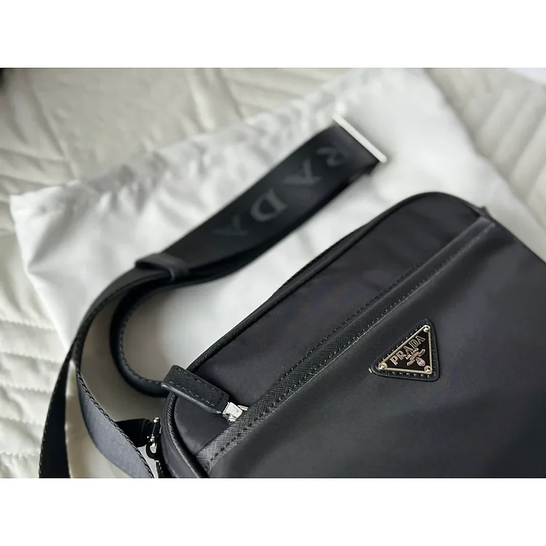 Pra new arrival men and women bag size : 24*15cm