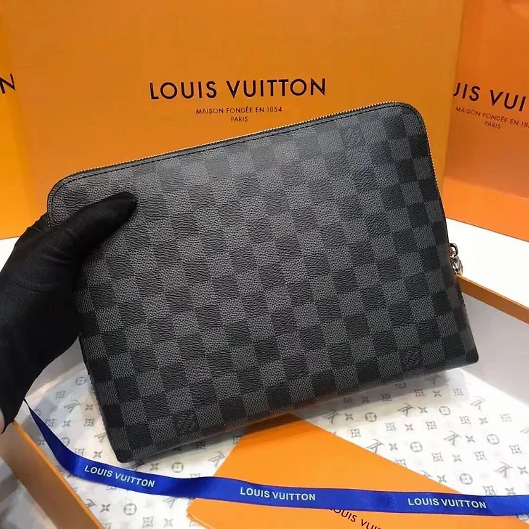 Louis new pouch damier graphite bag size?21.0 x 27.0 x 5.0 cm