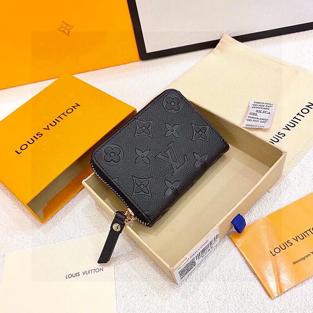 Louis new arrival wallet size : 11×8 cm