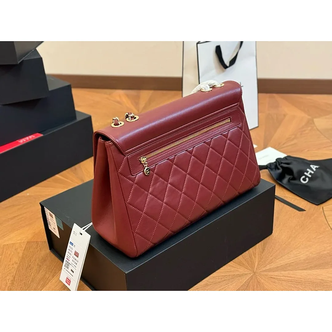 CC vintage jumbo red bag size : 34.23cm