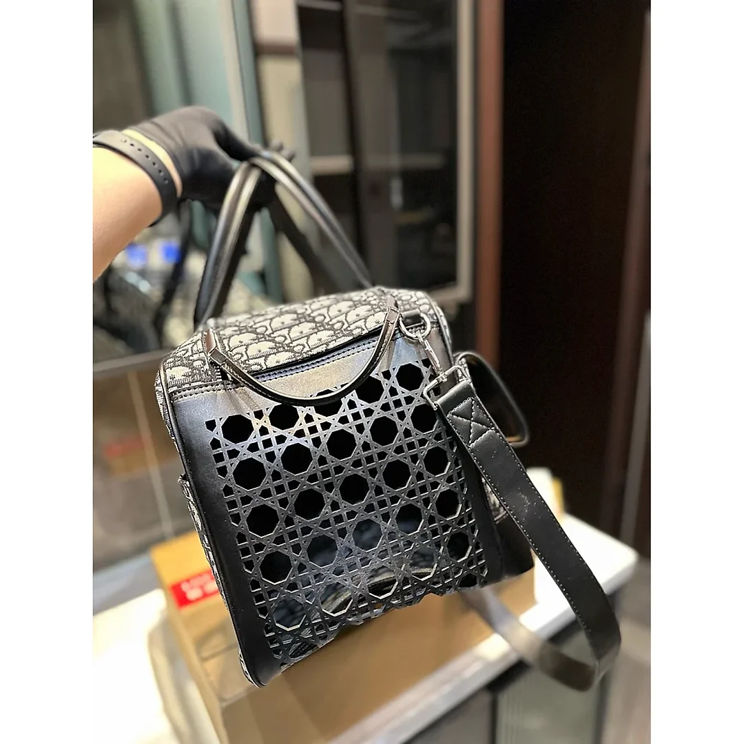 D new arrival pet bag size: 39*20*32 cm