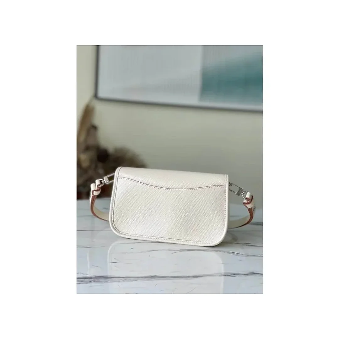 Model: M59457 Size: 24.5 x 15.5 x 9 cm
