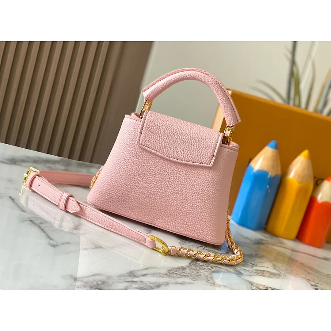 Louis Milky Way Capucines BB Taurillon leather M23082 size: 21×14×8cm