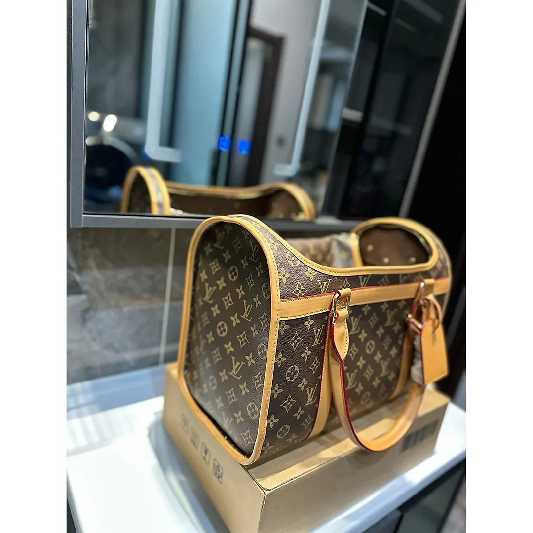 Louis new arrival pet bags size: 39*20*32 cm