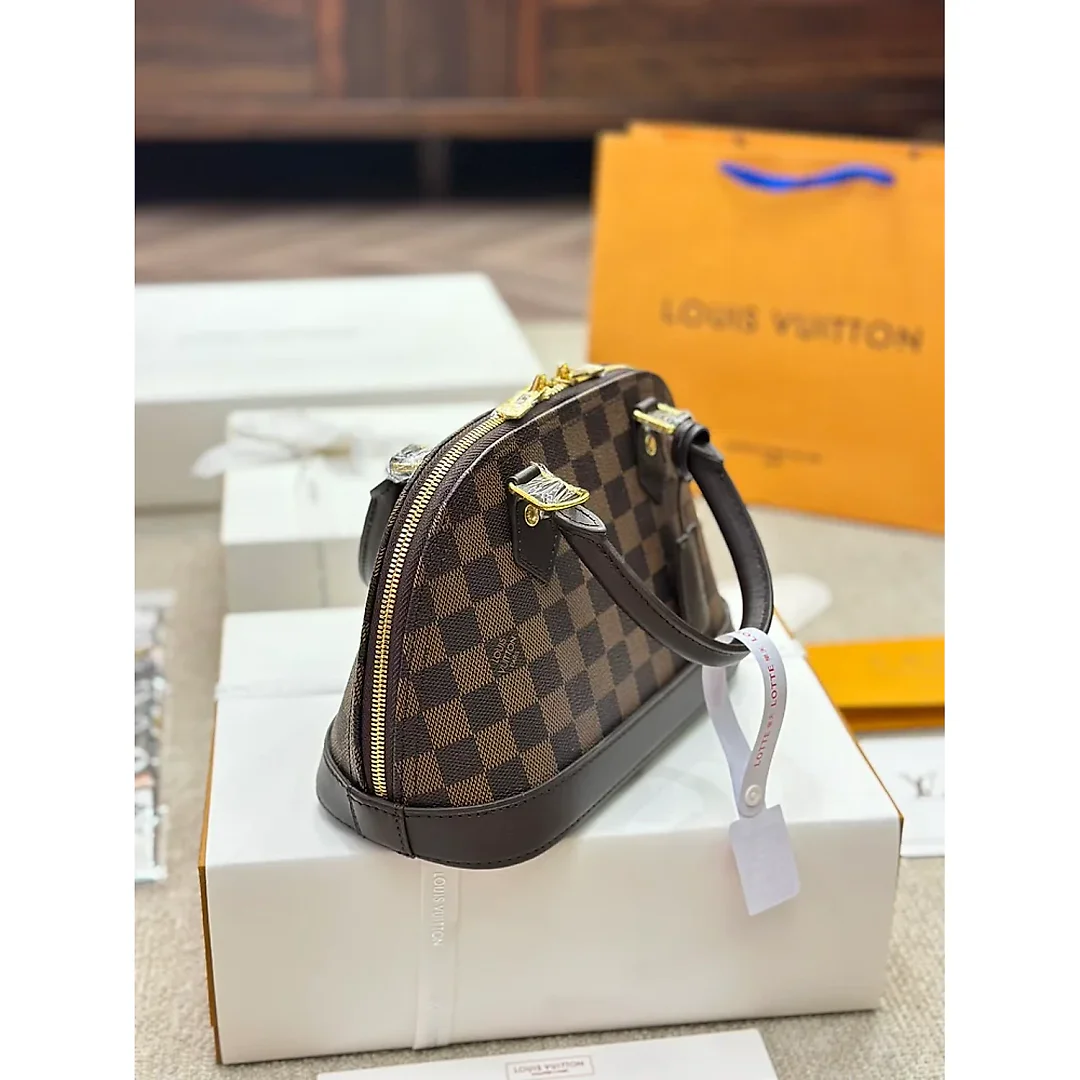 l alma bb new arrival bag size: 24×18cm