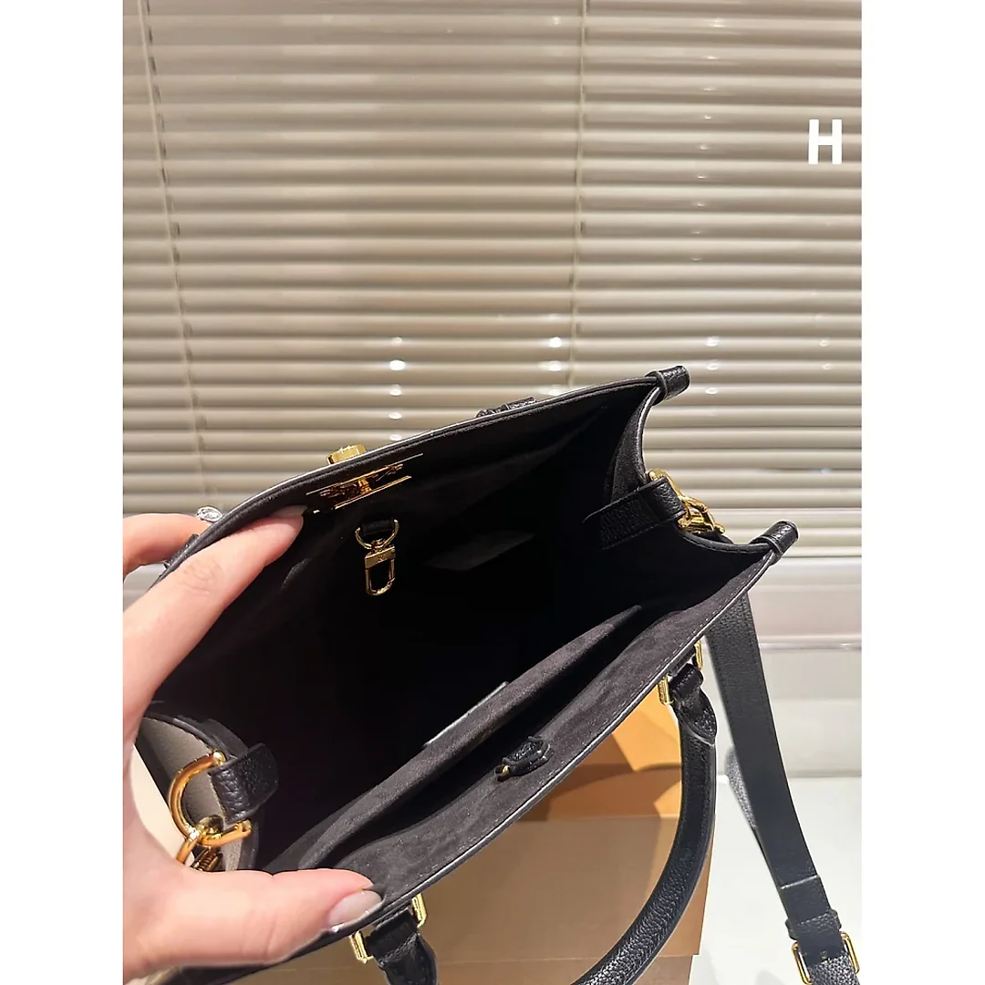 Louis Fall Capsule tote bag size ; 25cm