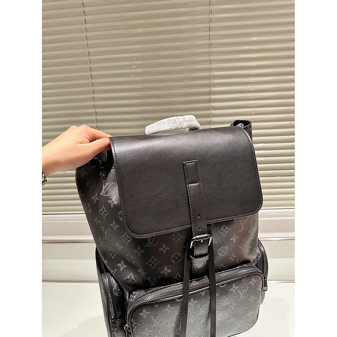 Louis Petite Malle Monogram backpack bag size : 37*45 cm