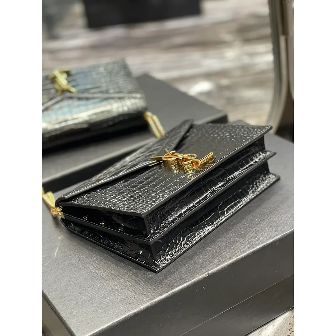 Y Cassandra Medium Chain Bag Black