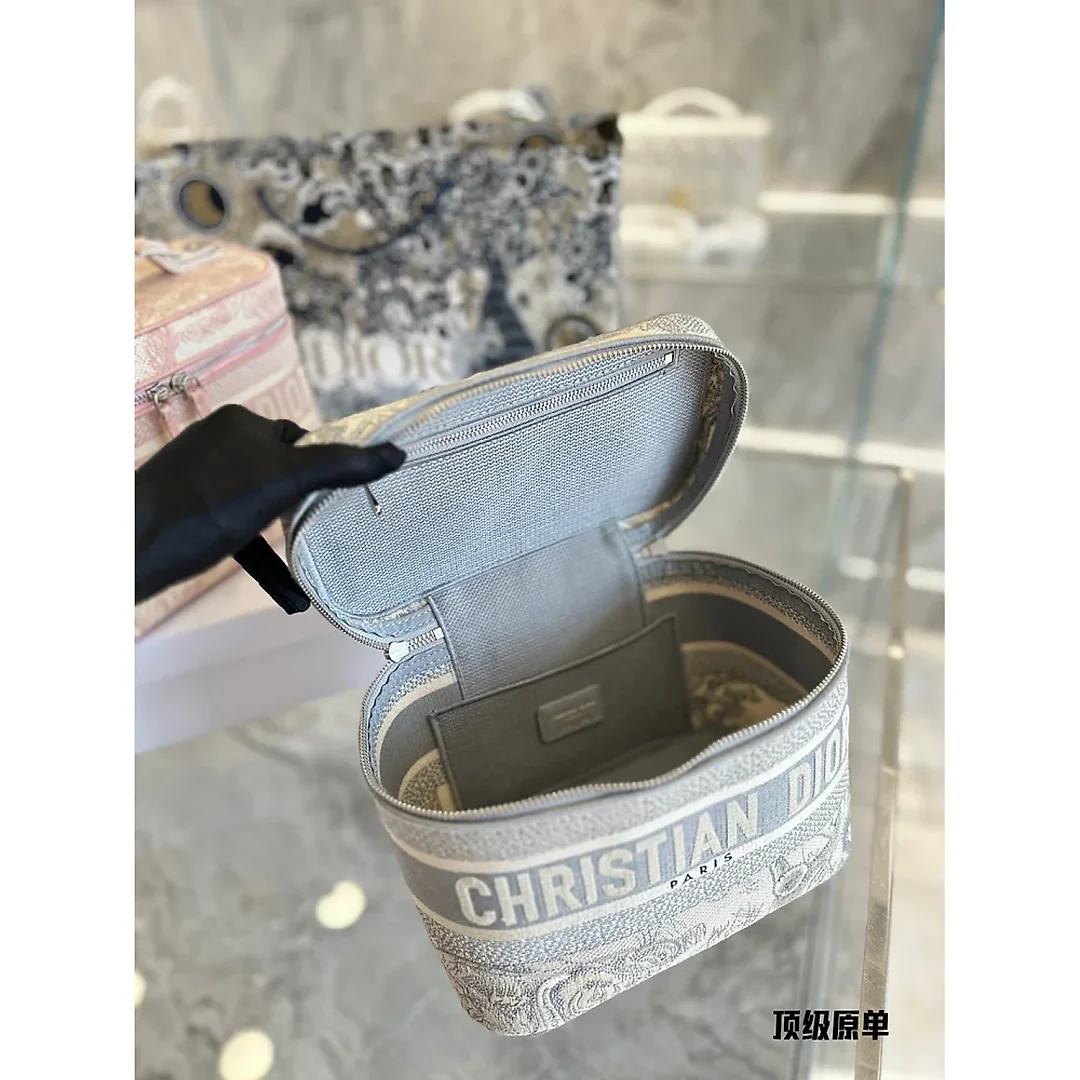 D new arrival bucket bag size;25*15*14cm
