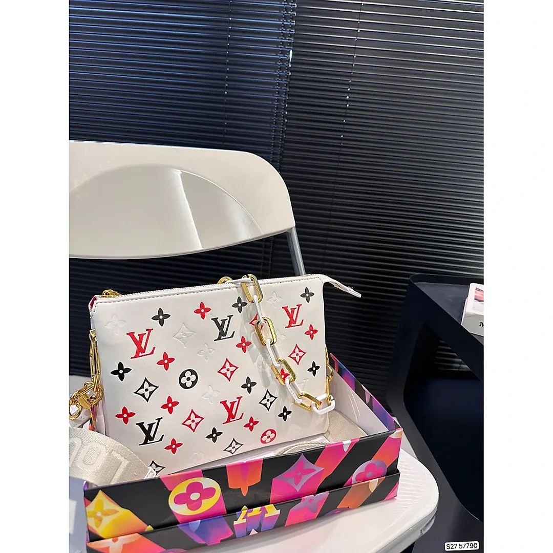 Louis new arrival cousin bag size: 26 * 20 cm
