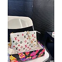 Louis new arrival cousin bag size: 26 * 20 cm