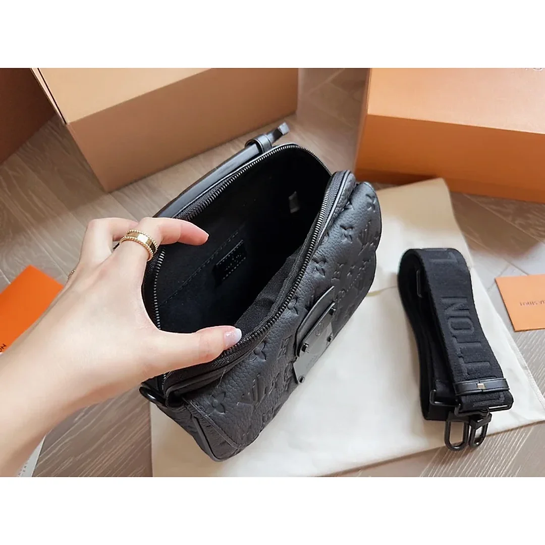 L slocksling men bag size 25*17 cm