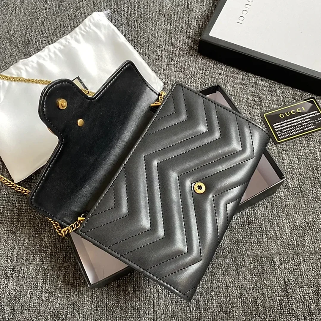 GC434 GG Marmont matelassé mini bag / 8″W x 5″H x 2.5″D