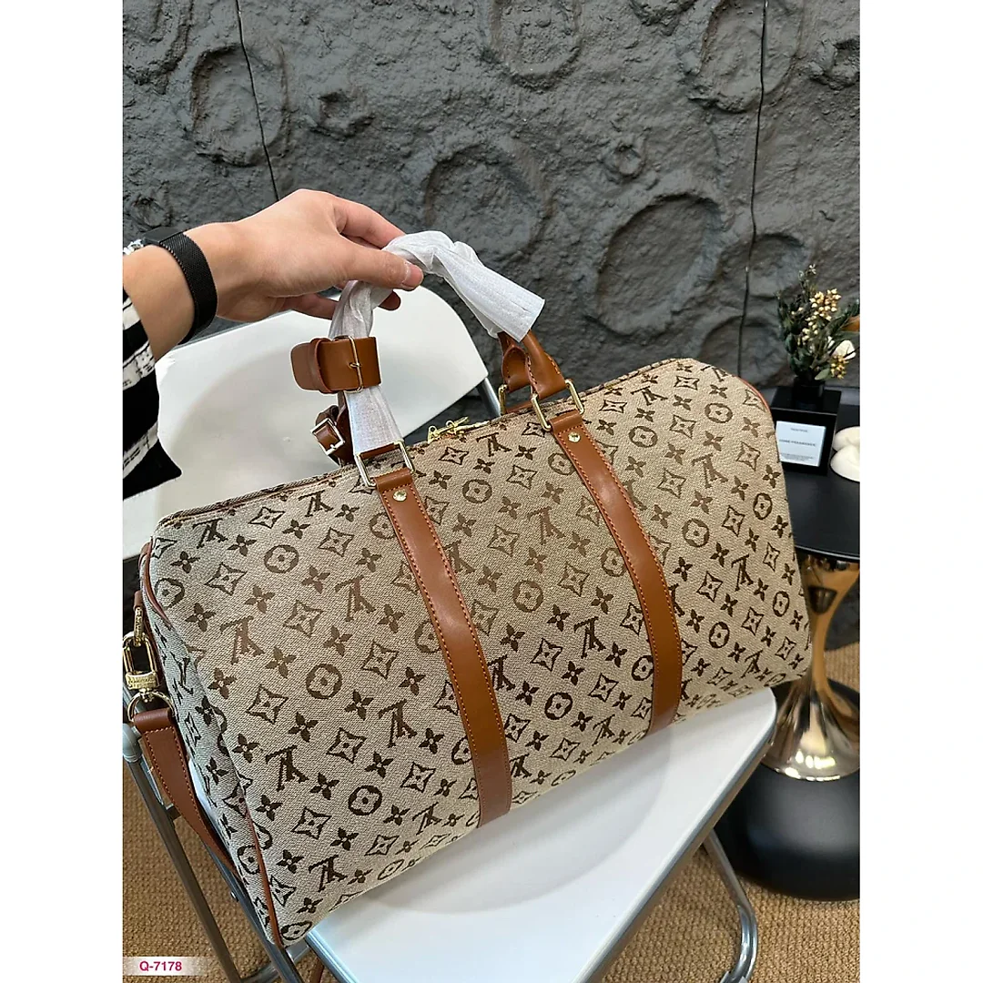 Louis new arrival traval bag size: 45*26cm