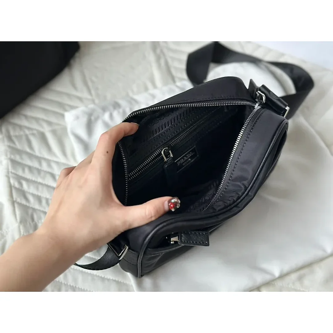 Pra new arrival men and women bag size : 24*15cm