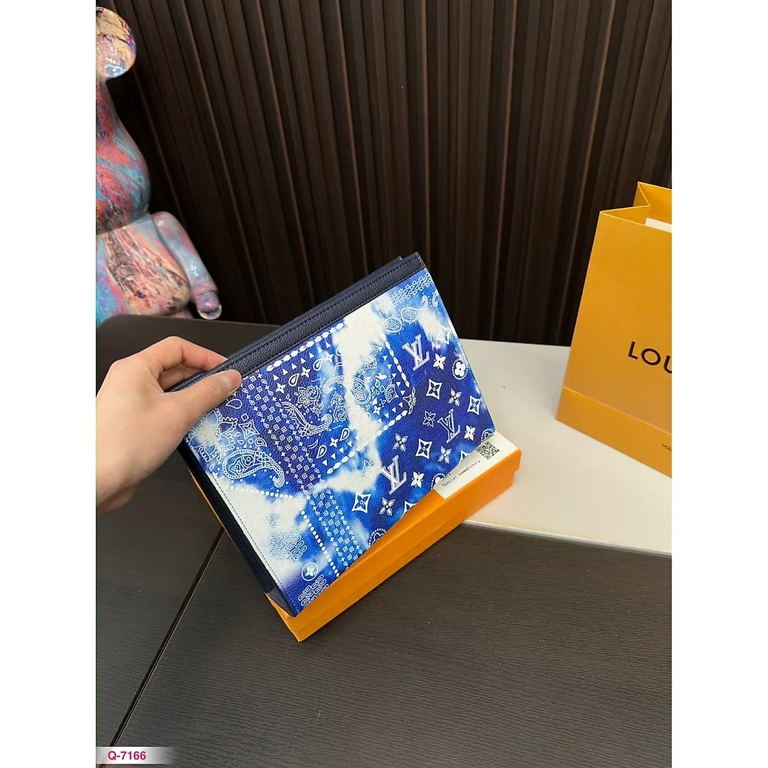 Louis new arrival Toiletry Pouch bag size :26*20cm