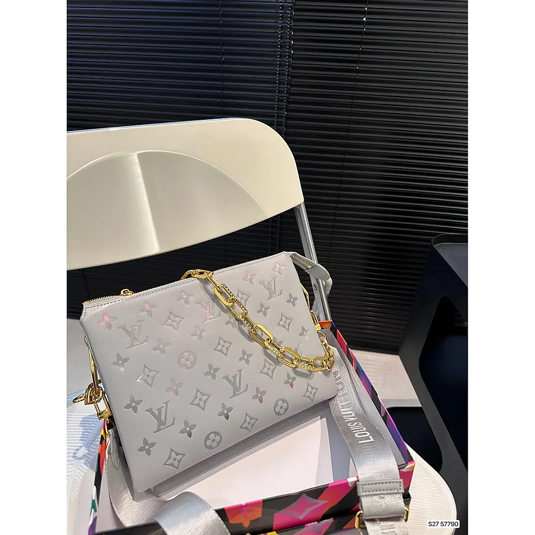 Louis new arrival cousin bag size: 26 * 20 cm