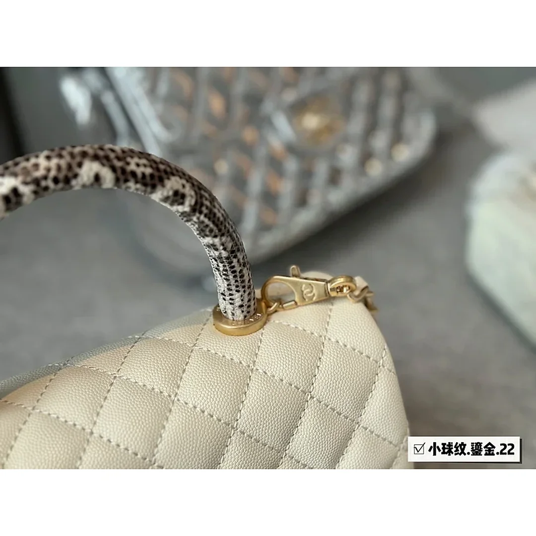 CC new arrival coco handle caviar leather size : 23*13cm