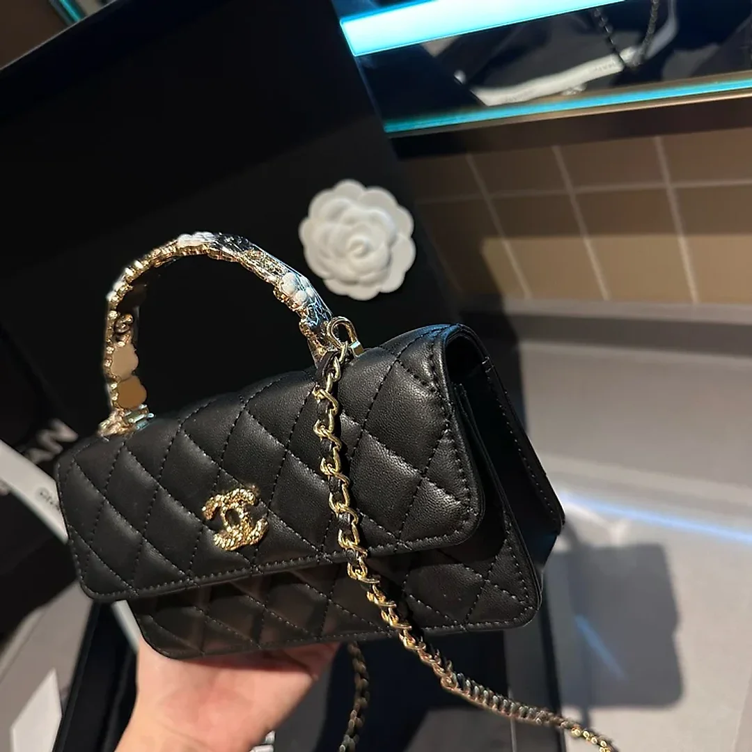 cc woc new arrival bag size : 19 cm