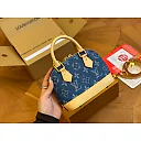 Louis Alma bb denim bag size :  20*14cm