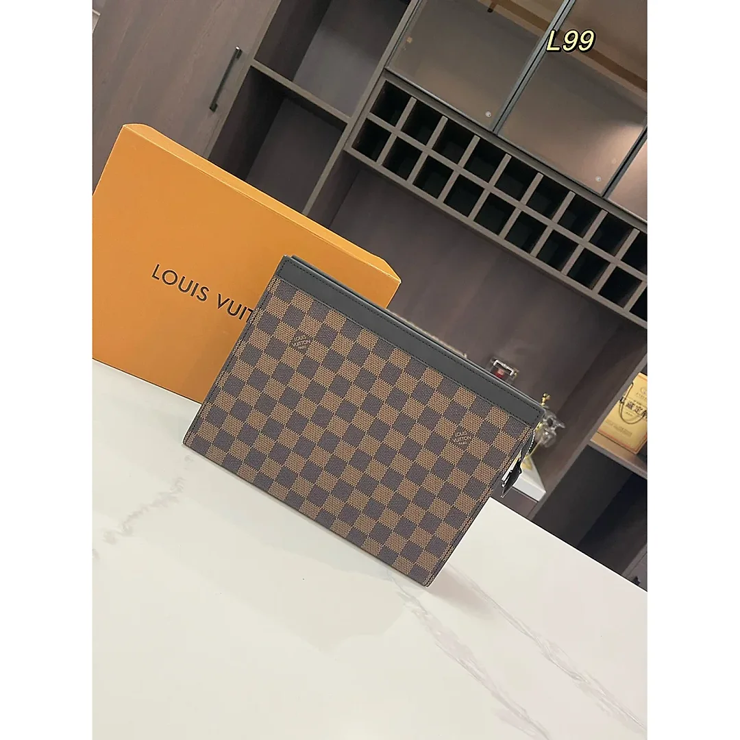 Louis Toiletry Pouch bag size: 26*20cm