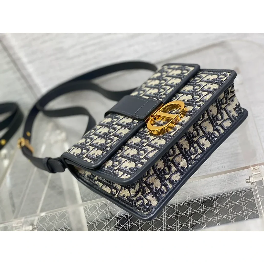 𝗗 𝗠𝗼𝗻𝘁𝗮𝗶𝗴𝗻𝗲 bag 01