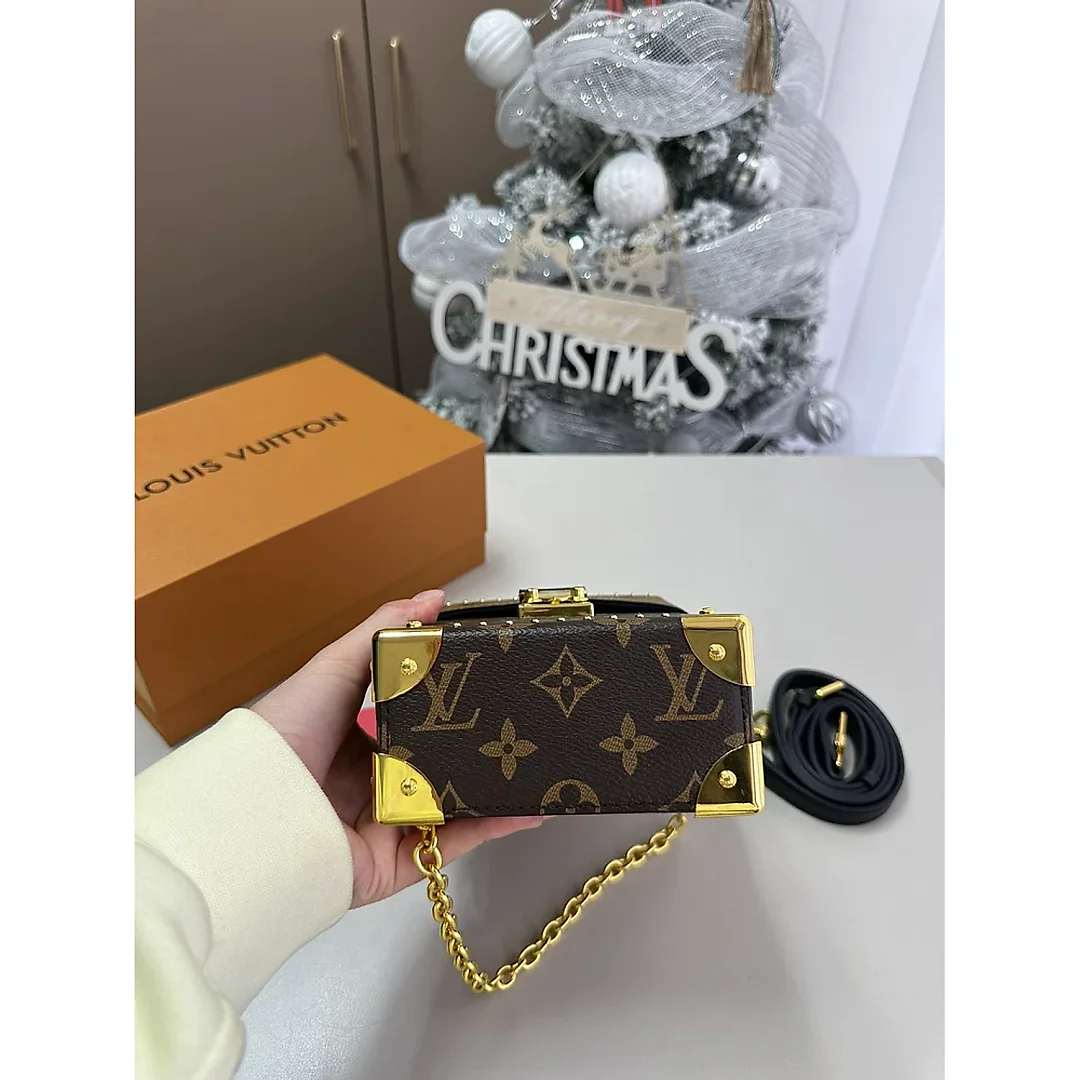 Louis new arrival phone bag size : 12*6*17 cm