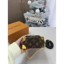 Louis new arrival phone bag size : 12*6*17 cm