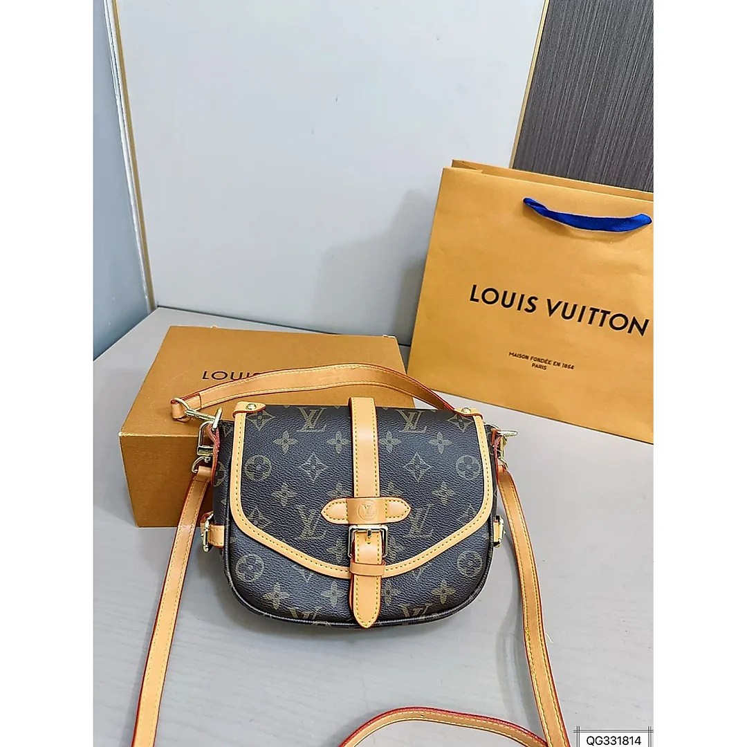 Louis Saumur bb mini bag size: 21 * 17 cm