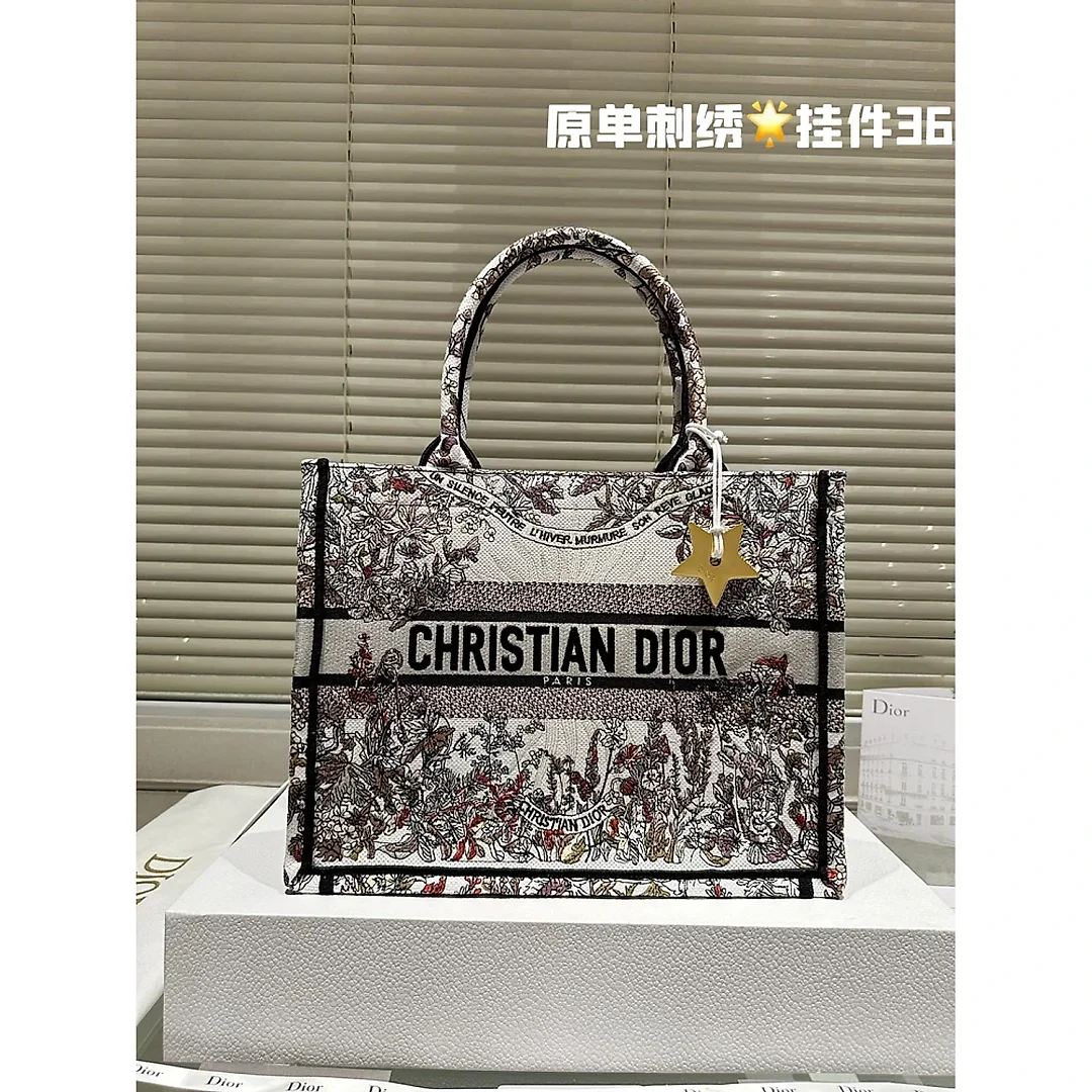 D book tote new arrival bag