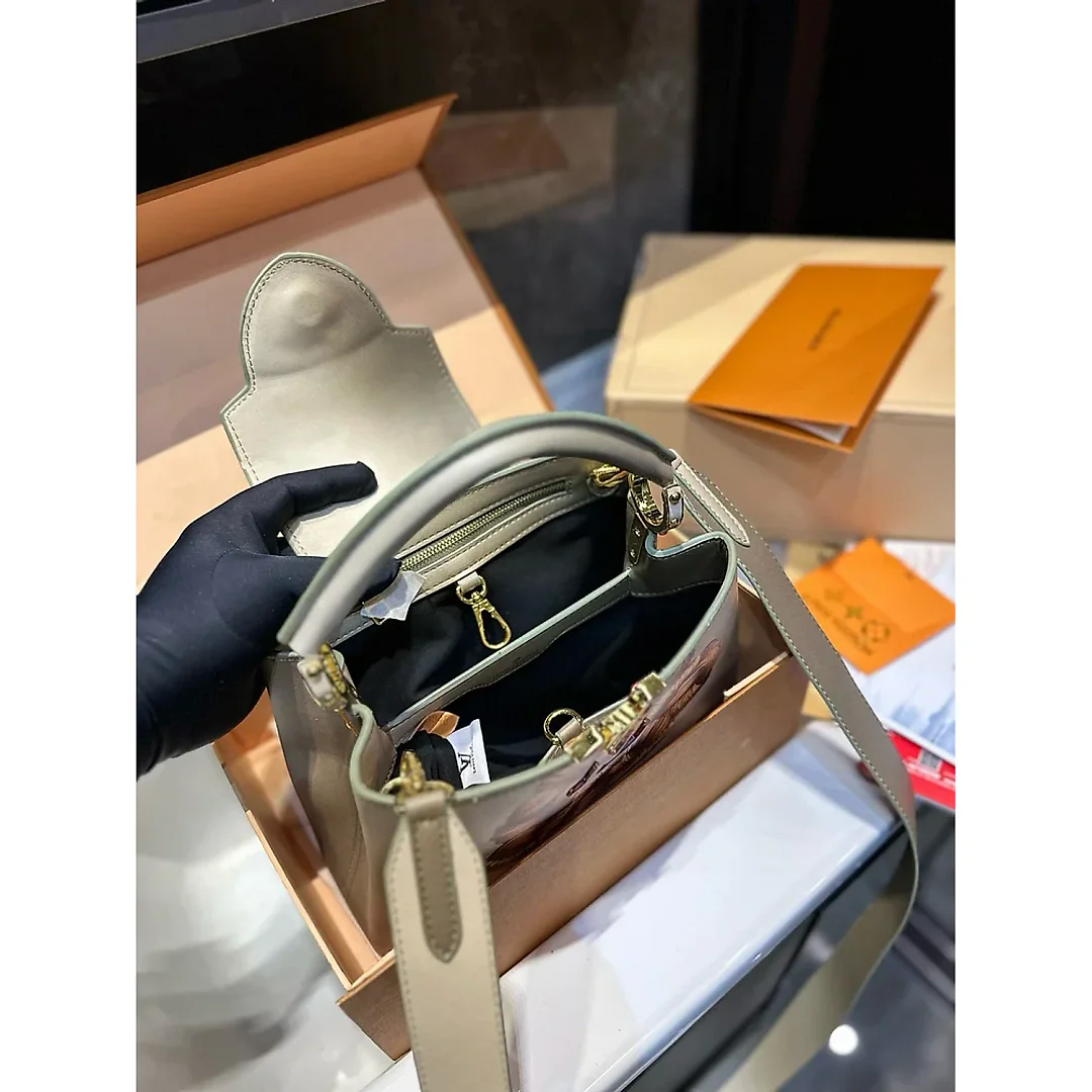 Louis new arrival women king Capucines monogram bag size: 27 cm