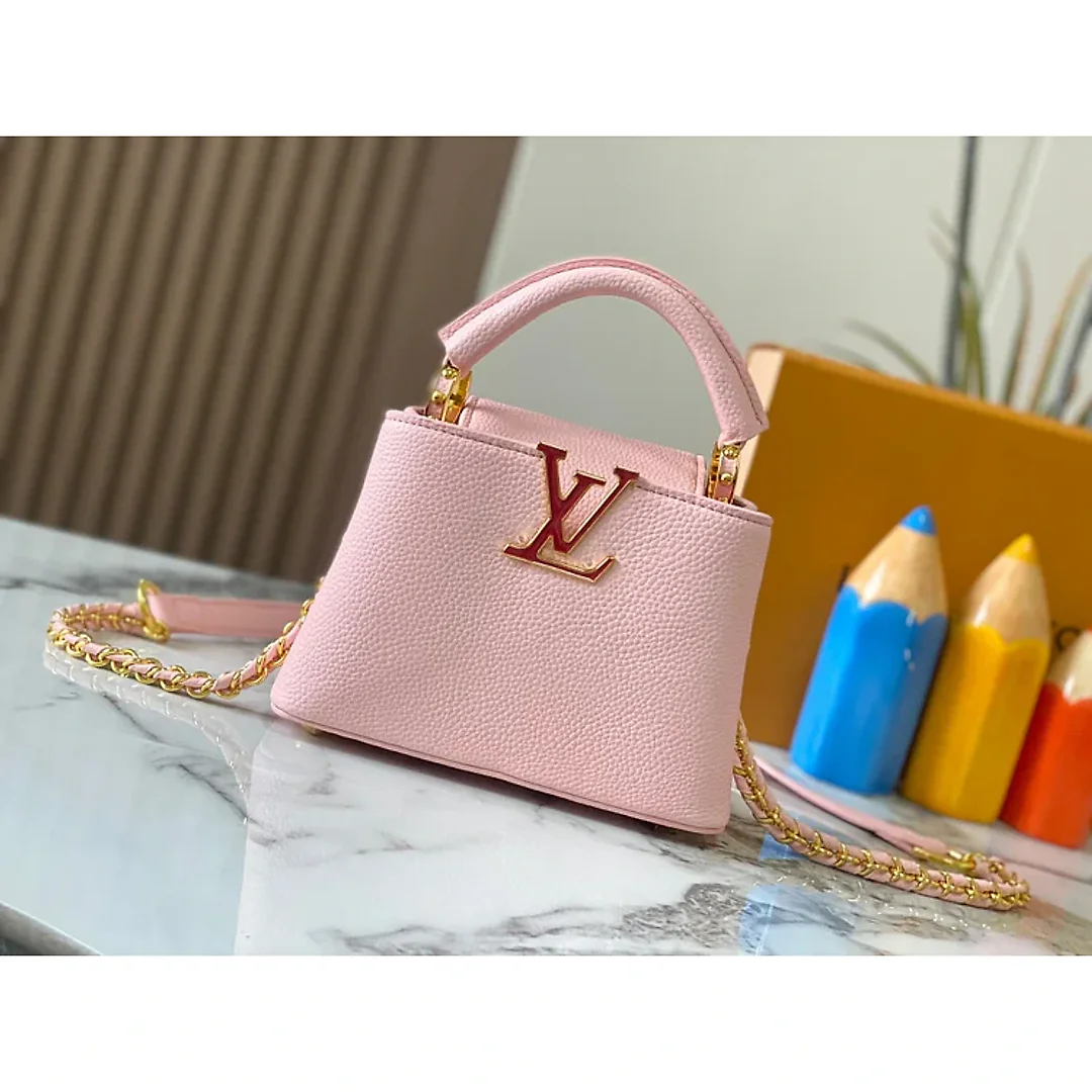 Louis Milky Way Capucines BB  Taurillon leather M23082 size: 21×14×8cm