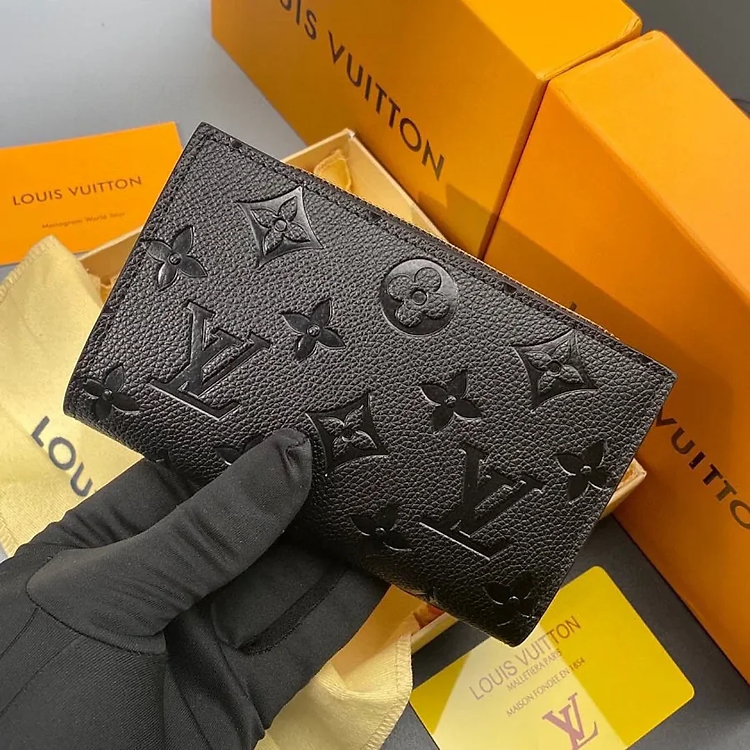 Louis new arrival wallets size : 13.5*9.5*3.5 cm