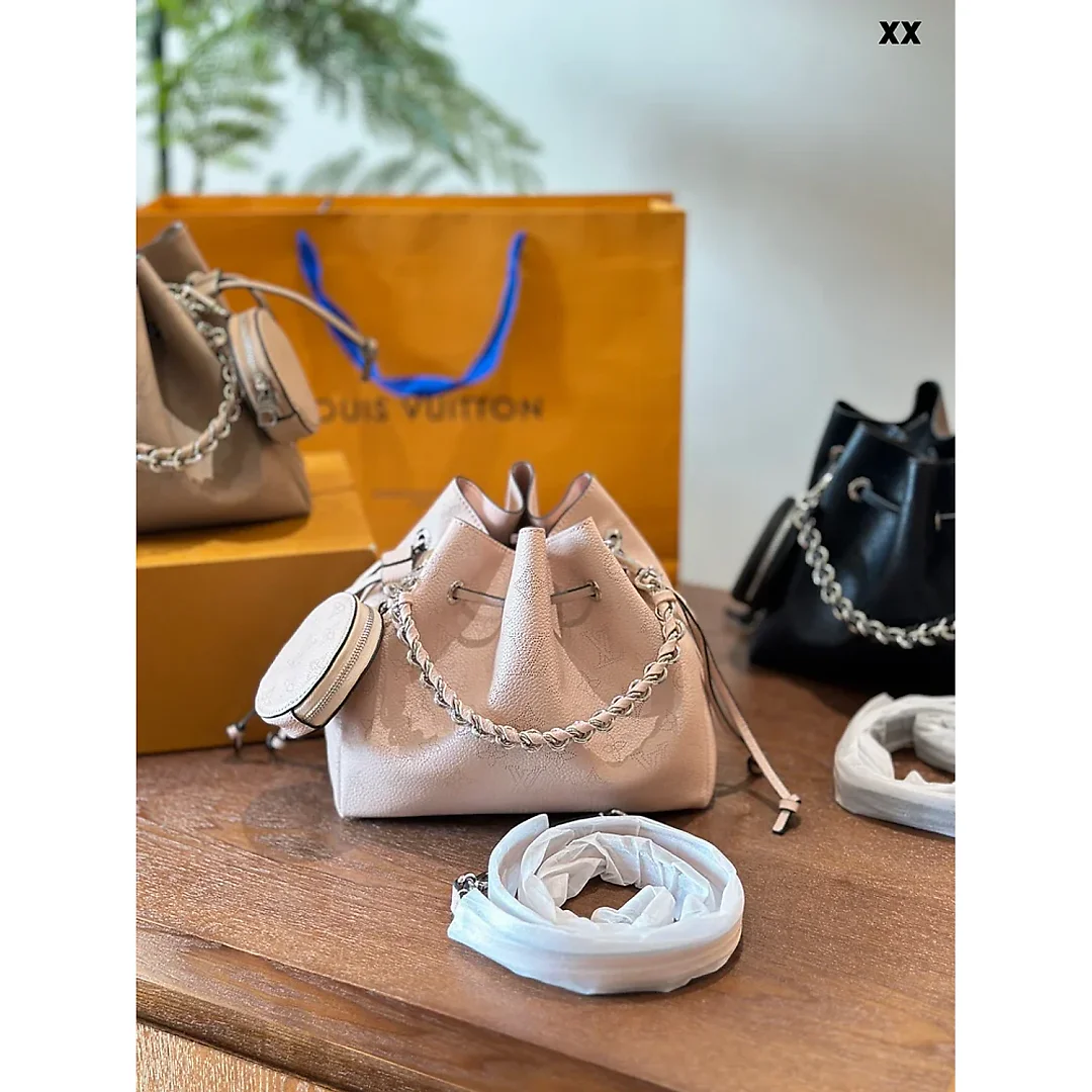 Louis bella NEW ARRIVAL Monogram bag size: 19x22x14 cm