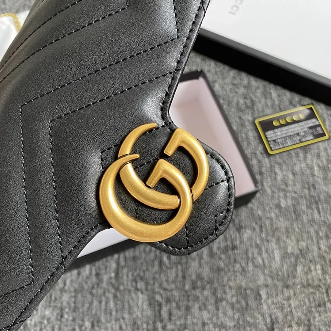 GC434 GG Marmont matelassé mini bag / 8″W x 5″H x 2.5″D