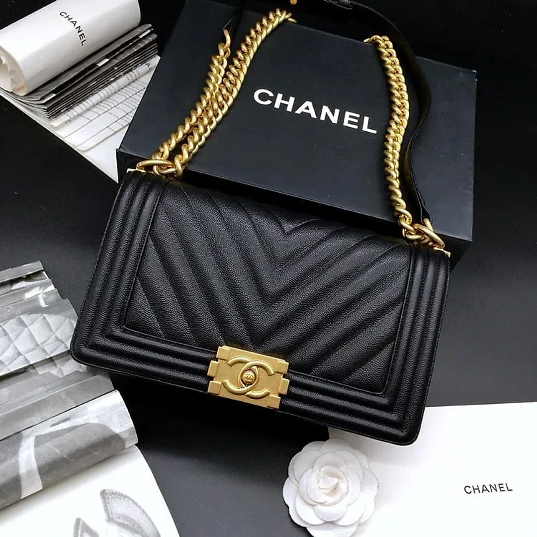 CC 25.5cm Boy Handbag Black Grained Calfskin Gold Tone Metal Caviar leather