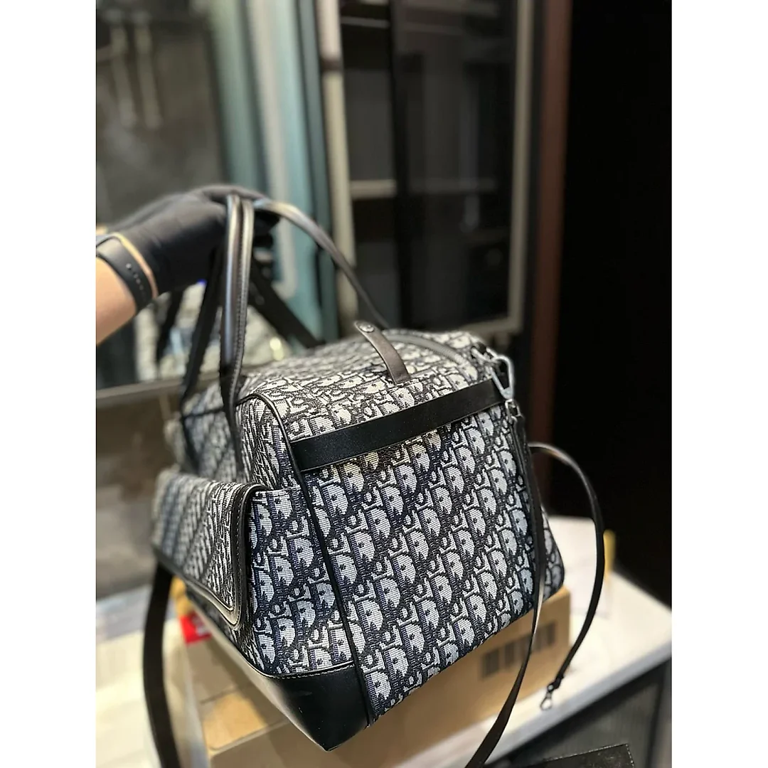 D new arrival pet bag size: 39*20*32 cm