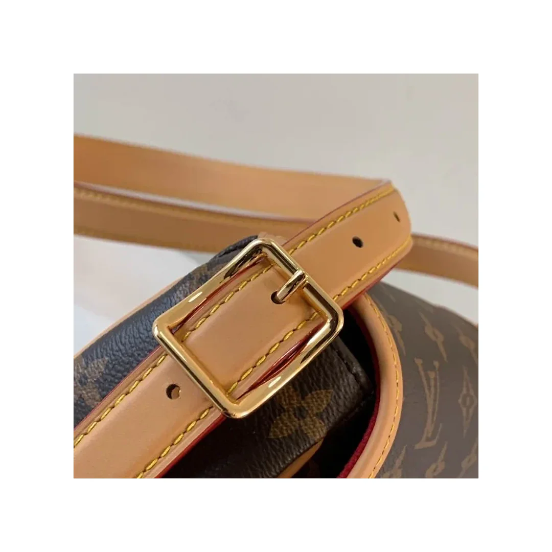 L-bag Model: M44860 Size 18*15*8cm